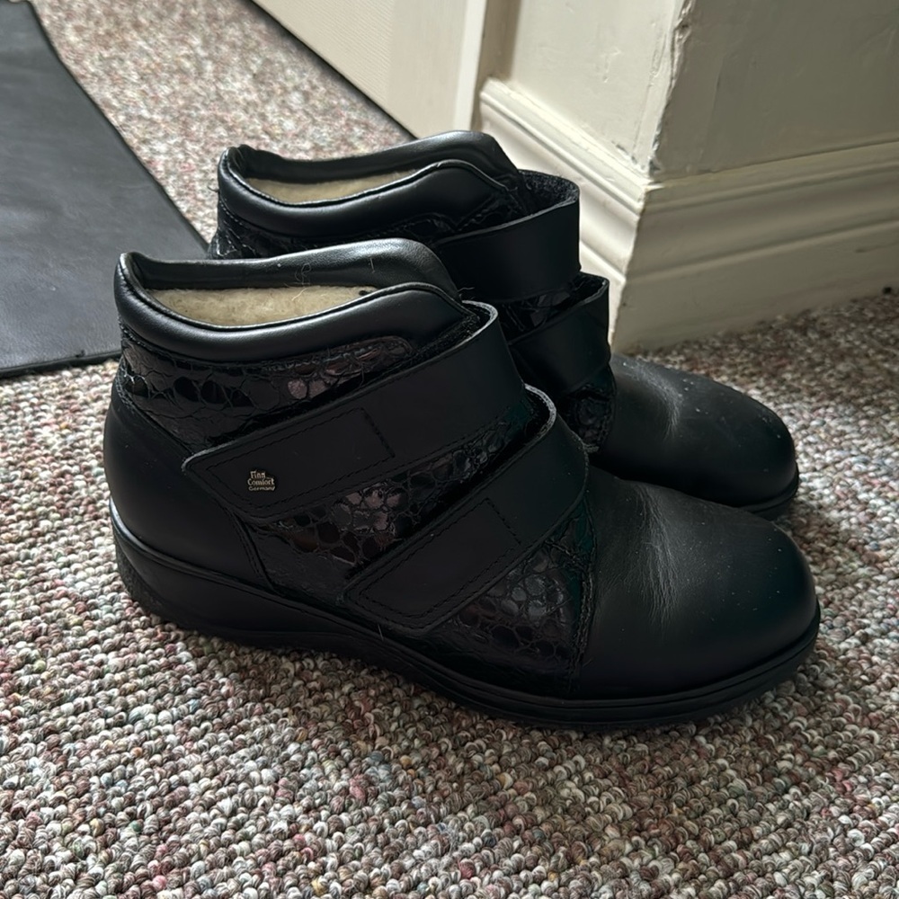Finn Comfort German Size 7 Ankle boots/ shoes